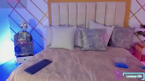 Tamy online show from October 2025 01:40:01 AM