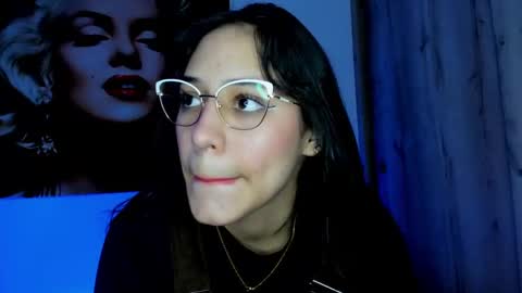 tania06 online show from October 2025 01:18:01 PM