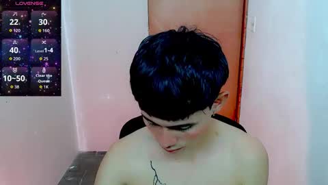 Snapshot of tanjiro_cute chatting on September 2025 10:04:02 AM Andres online show from September 2025 10:04:02 AM