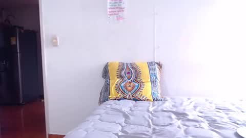 Angeline  Follow  online show from February 2025 07:49:02 PM