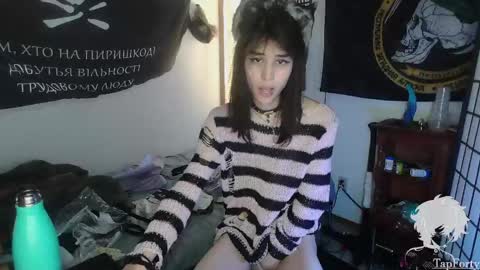 Snapshot of tap_forty chatting on June 2026 12:49:01 AM tap_forty online show from June 2026 12:49:01 AM