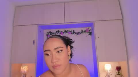  T A R A  online show from November 2025 04:12:02 AM