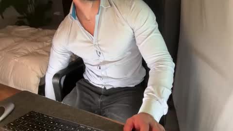 tarquit8 online show from May 2026 09:52:01 PM