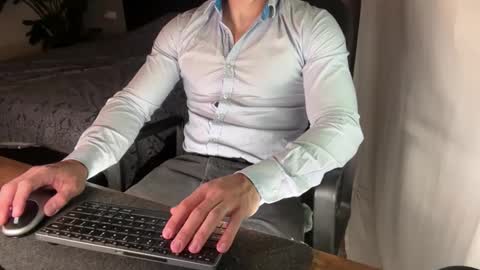 tarquit8 online show from May 2026 07:32:01 PM