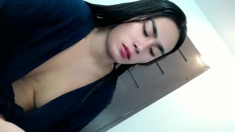 Vannesa online show from October 2025 11:51:02 AM