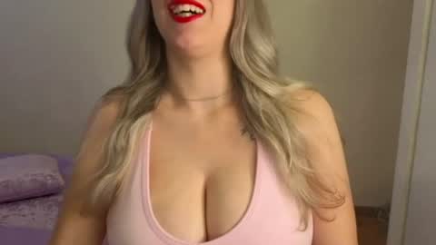 Snapshot of tateisblonde chatting on July 2026 01:36:02 PM tateisblonde online show from July 2026 01:36:02 PM