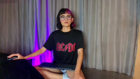 Snapshot of tati_cardenas chatting on March 2025 03:57:02 AM AME online show from March 2025 03:57:02 AM
