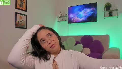 Snapshot of tati_reyes chatting on September 2025 01:46:01 PM Tatiana --- Schedule Monday to Sundays 800 to 200 UTC-5 online show from September 2025 01:46:01 PM