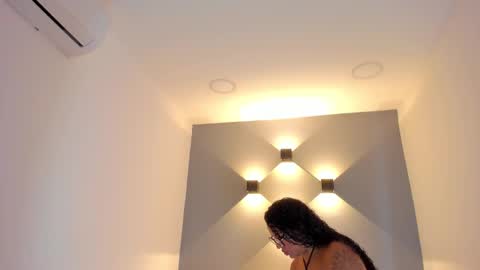 Tati online show from October 2025 04:02:01 AM