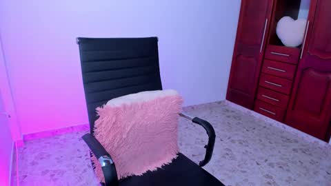 Snapshot of tatis_lopez_ chatting on February 2025 08:33:01 PM Tatiana Lopez online show from February 2025 08:33:01 PM