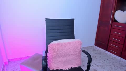 Snapshot of tatis_lopez_ chatting on March 2025 08:00:02 PM Tatiana Lopez online show from March 2025 08:00:02 PM