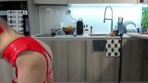 Snapshot of tattoo_couple77 chatting on January 2025 01:51:02 PM Nicole online show from January 2025 01:51:02 PM