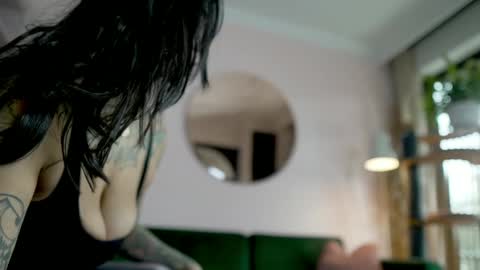 Nathalie Hardy  online show from October 2025 02:47:01 PM