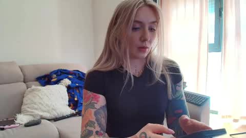 Snapshot of tattoobbgirl chatting on June 2026 01:39:01 PM tattoobbgirl online show from June 2026 01:39:01 PM