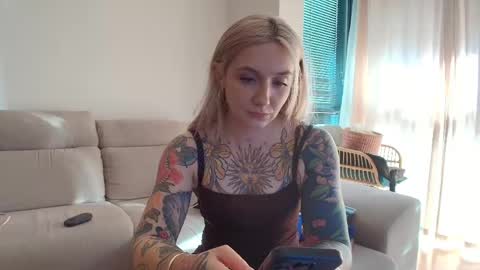 Snapshot of tattoobbgirl chatting on June 2026 03:45:01 PM tattoobbgirl online show from June 2026 03:45:01 PM