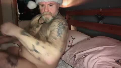 Tattooeddilf 01 online show from December 2024 01:42:01 AM