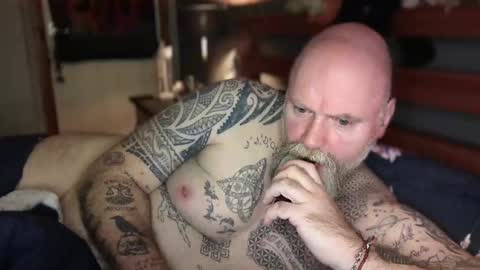 Tattooeddilf 01 online show from November 2025 12:44:01 AM
