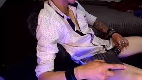 Jean pool online show from February 2026 02:13:02 AM