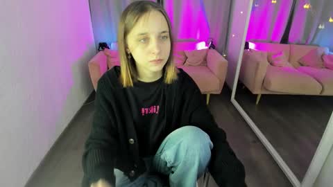 Snapshot of taya_grey chatting on November 2025 01:00:02 PM Taya online show from November 2025 01:00:02 PM