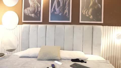 Teylor  Kim online show from December 2025 06:24:02 PM