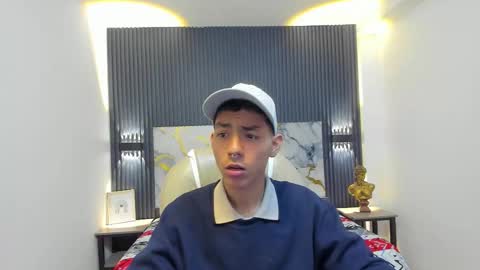 Snapshot of taylermiles chatting on December 2025 02:51:02 AM TAYLER online show from December 2025 02:51:02 AM