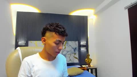 Snapshot of taylermiles chatting on January 2026 04:58:02 AM TAYLER online show from January 2026 04:58:02 AM