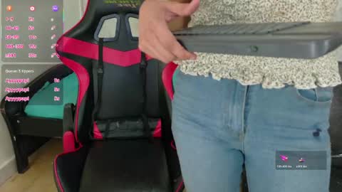 Snapshot of taylor_gil0 chatting on May 2026 01:30:01 PM taylor_gil0 online show from May 2026 01:30:01 PM