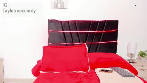 taylormaccurdy_ online show from November 2025 02:53:02 PM