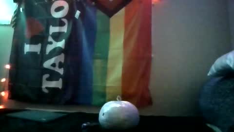 Taylor Riot online show from October 2025 12:00:02 AM