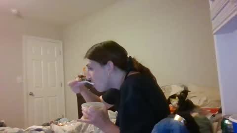 Snapshot of taylorslay chatting on May 2026 12:41:02 AM taylorslay online show from May 2026 12:41:02 AM