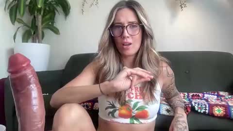 Taylor online show from September 2025 02:46:01 AM