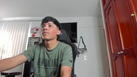 Snapshot of taylorsorf chatting on December 2024 08:28:02 PM taylorsorf online show from December 2024 08:28:02 PM