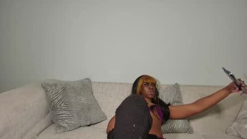 Taylor online show from February 2025 05:13:02 AM