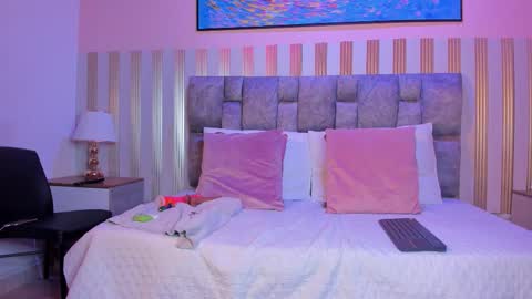 tayra online show from November 2025 12:27:02 PM