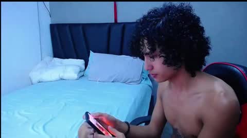 Tayron online show from October 2025 06:45:02 PM