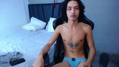 Tayron online show from February 2026 07:07:01 PM