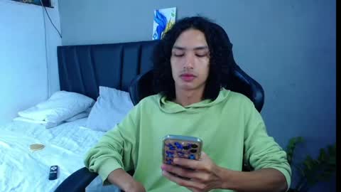 Tayron online show from April 2026 12:26:01 PM