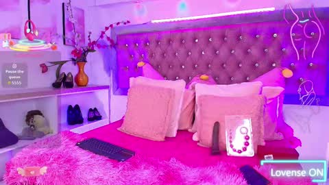 Sofia online show from October 2025 02:26:02 PM