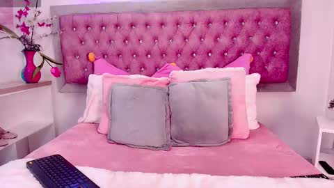 Sofia online show from October 2025 01:45:02 PM