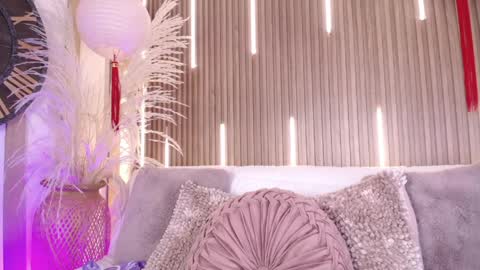 Sofia online show from April 2026 08:17:02 PM