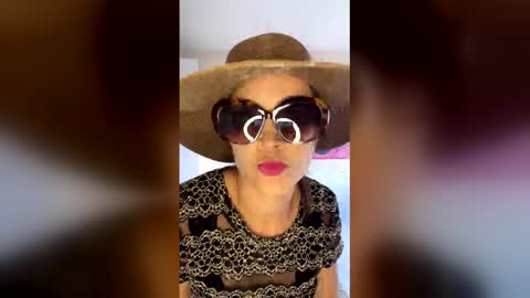 Snapshot of tchutchuca2026 chatting on April 2026 04:45:02 PM tchutchuca2026 online show from April 2026 04:45:02 PM