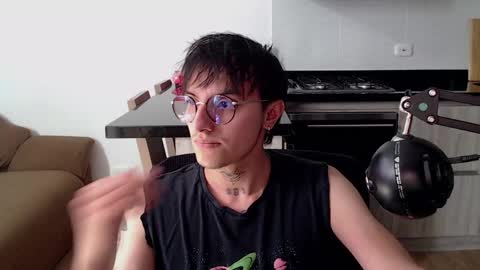 Teo independent model online show from April 2026 01:44:02 PM