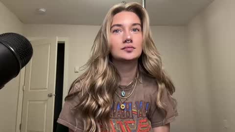 Katy online show from October 2025 01:36:02 AM