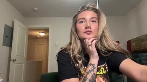 Katy online show from October 2025 02:25:02 AM