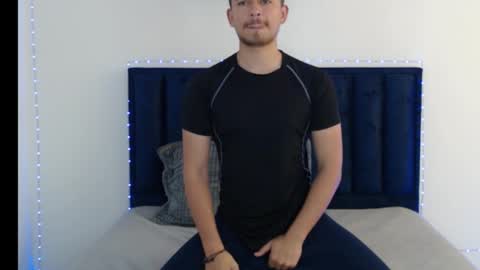 teban_28 online show from December 2025 04:45:01 PM