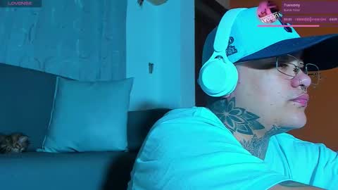 Charlee He online show from November 2025 08:54:02 PM