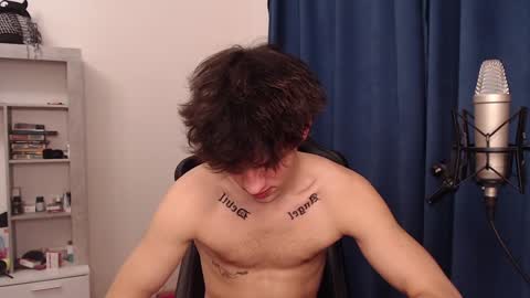 Snapshot of teddy_mode chatting on December 2024 09:05:01 PM Teddy online show from December 2024 09:05:01 PM