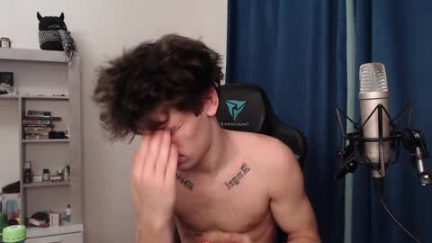 Snapshot of teddy_mode chatting on December 2024 03:55:02 PM Teddy online show from December 2024 03:55:02 PM