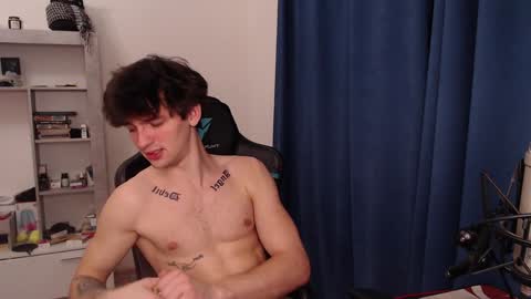 Snapshot of teddy_mode chatting on December 2024 11:28:01 PM Teddy online show from December 2024 11:28:01 PM