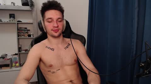 Snapshot of teddy_mode chatting on February 2025 06:24:02 PM Teddy online show from February 2025 06:24:02 PM